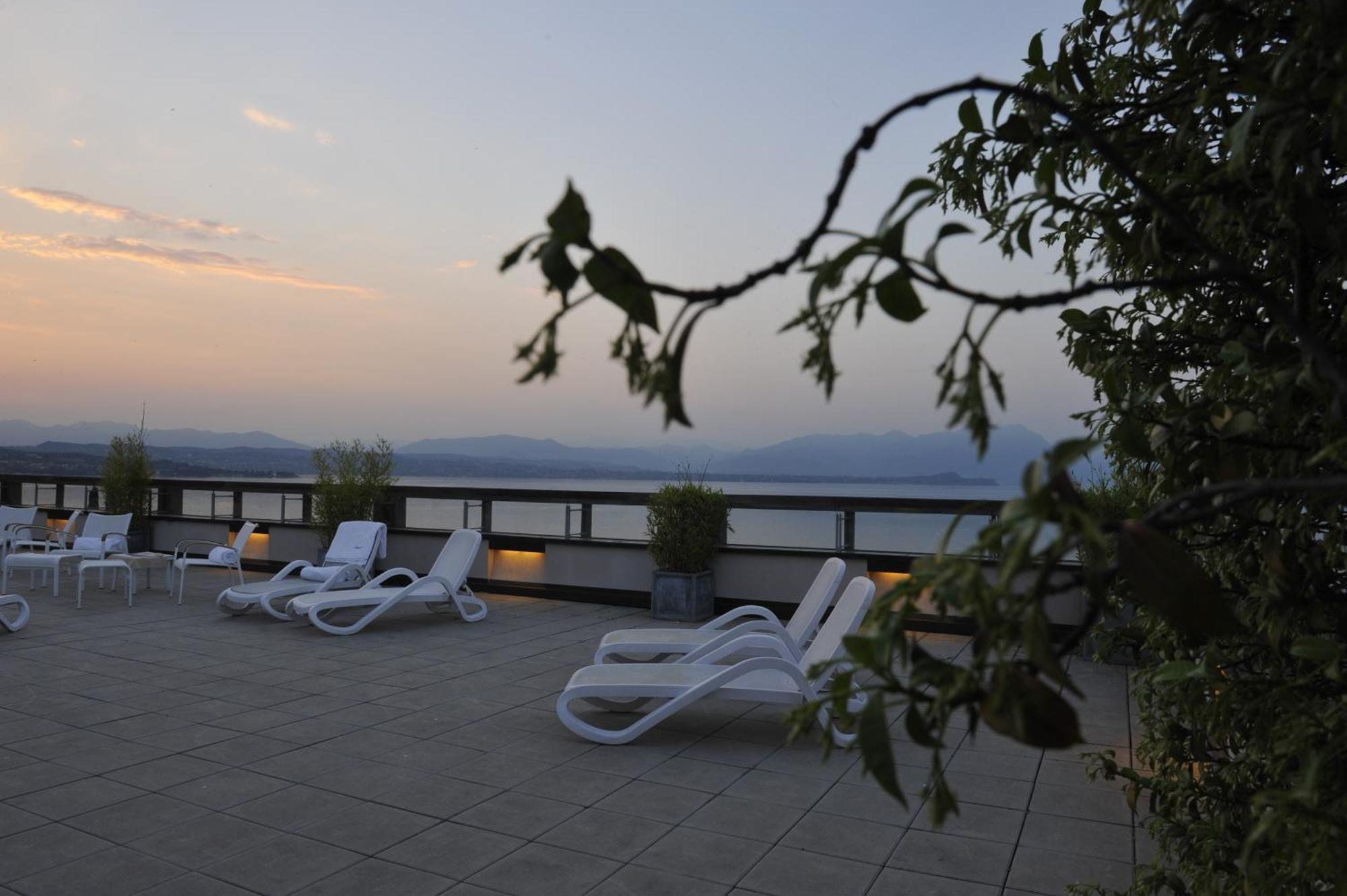 Hotel Acquaviva Del Garda Desenzano del Garda Buitenkant foto