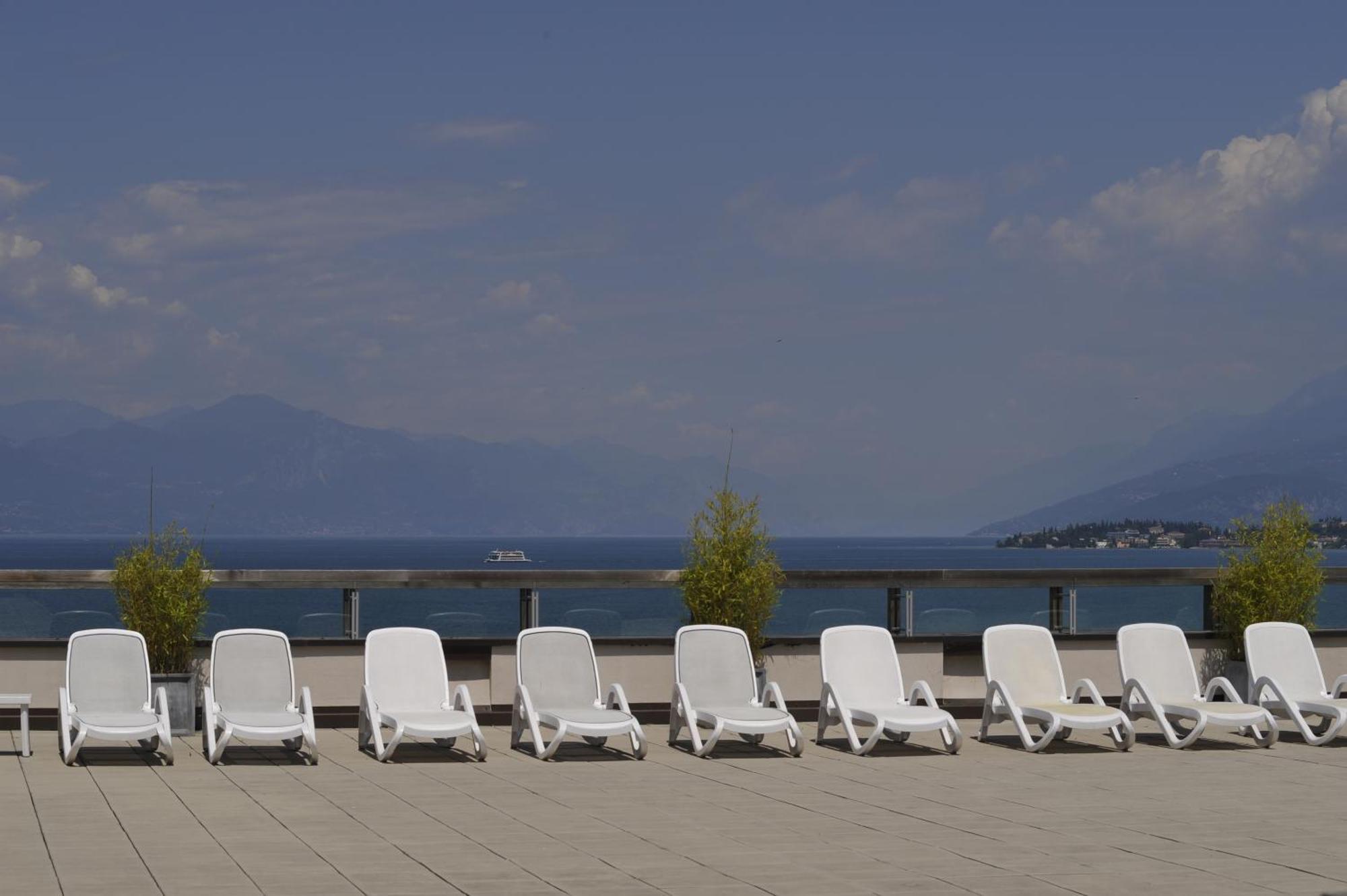 Hotel Acquaviva Del Garda Desenzano del Garda Buitenkant foto